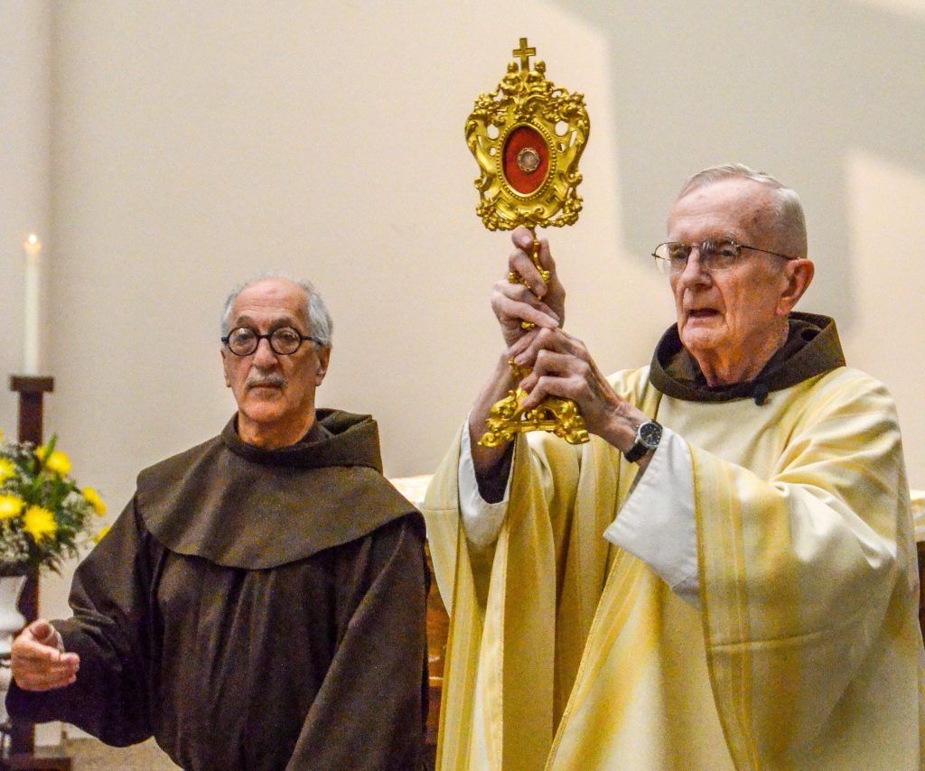 Friars hold first-class St. Anthony relic