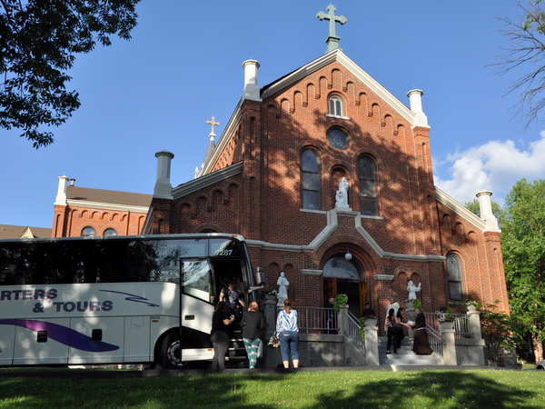 bus outside St. Anthony Shrine